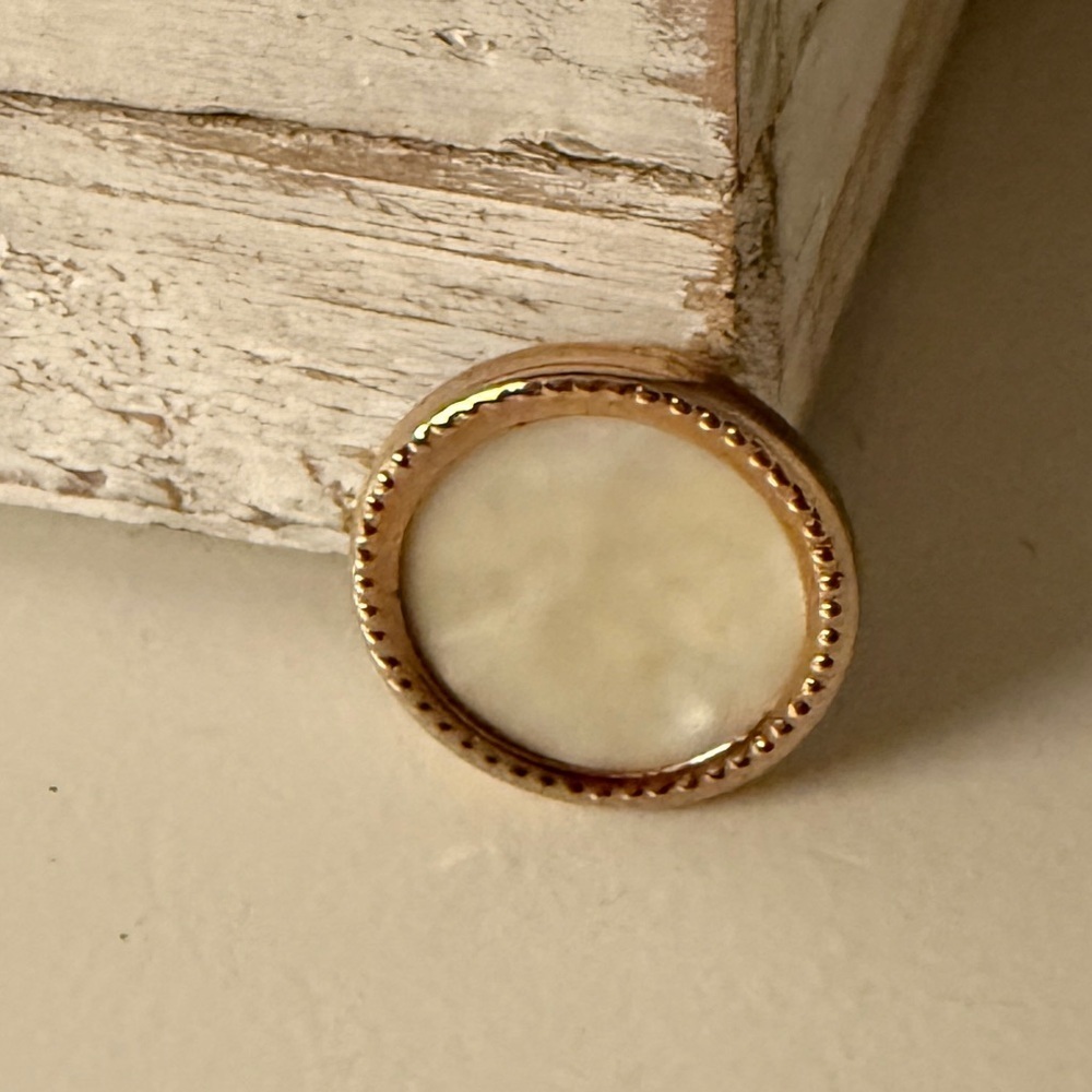 General Mfg. USA Vintage Gold Tone and Pearlized Celluloid Magnetic Pin Brooch
